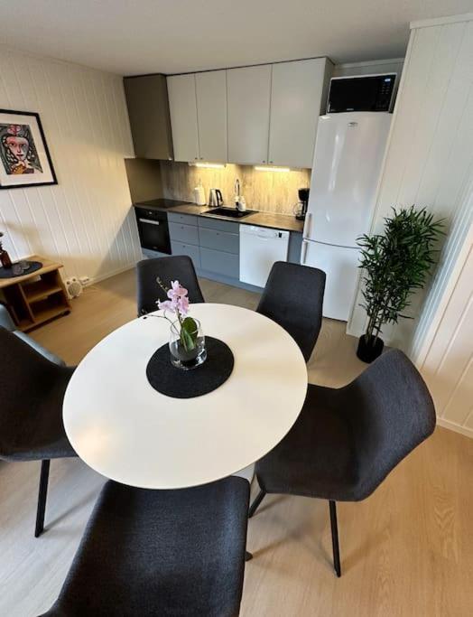 Moderne Sentral Leilighet Med 3 Soverom - Saltus Тромсё Экстерьер фото